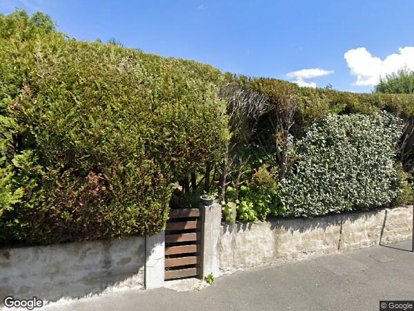 UN APPARTEMENT EN DUPLEX AVEC JARDIN