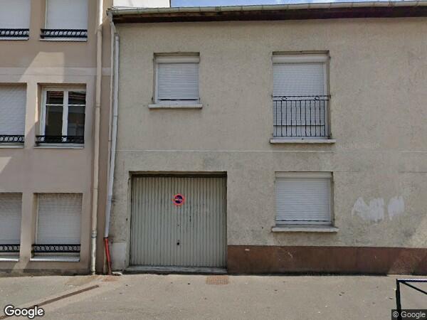 UN  APPARTEMENT AVEC CELLIER