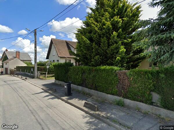 UNE  MAISON D'HABITATION