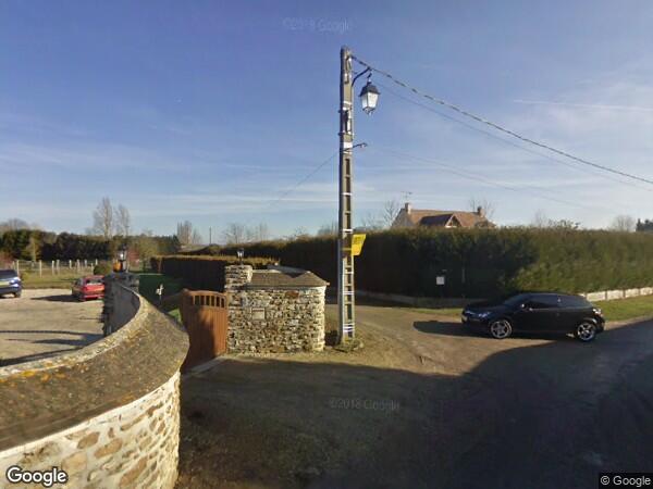 UNE  MAISON À USAGE D’HABITATION