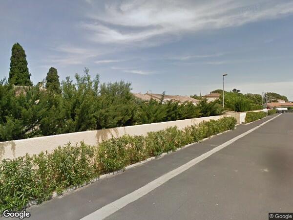 UNE  VILLA AVEC GARAGE