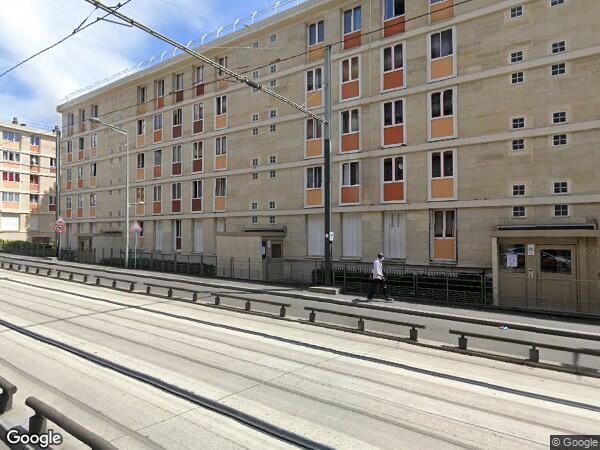 UN APPARTEMENT DE 4 PIÈCES PRINCIPALES AVEC UNE CAVE