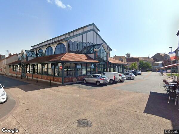 UN BÂTIMENT À USAGE PROFESSIONNEL