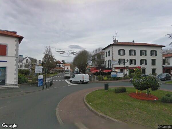 UN ENSEMBLE IMMOBILIER