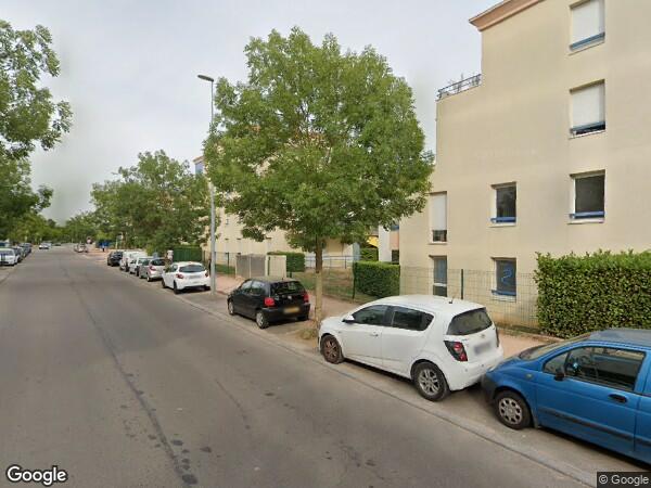 UN APPARTEMENT AVEC UNE CAVE ET UN GARAGE