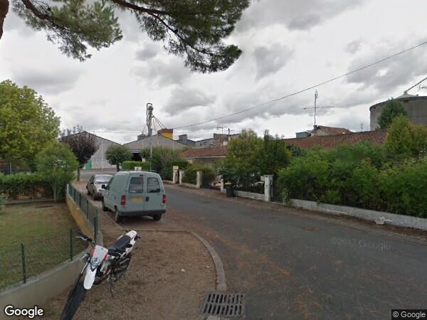 UNE MAISON À USAGE D'HABITATION