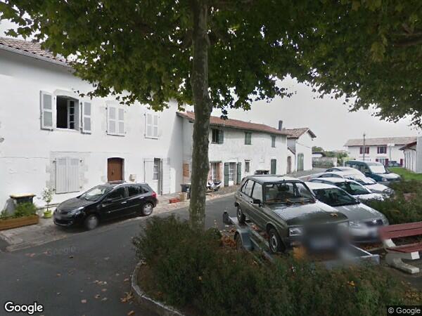 UNE MAISON À USAGE D'HABITATION