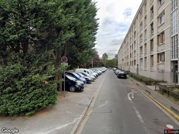 UN  APPARTEMENT ET UNE CAVE