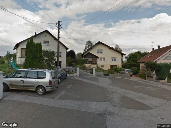 UNE MAISON À USAGE D'HABITATION