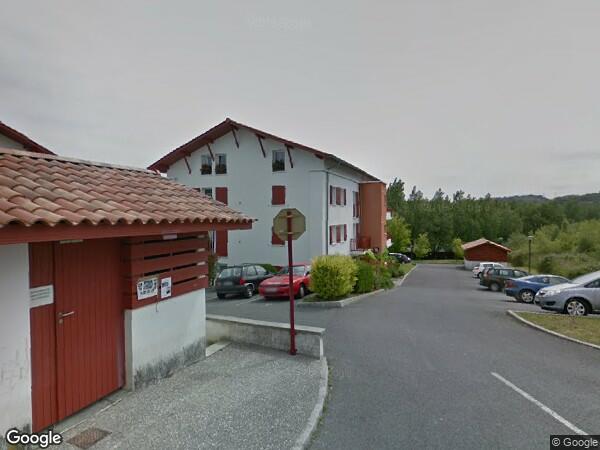 UN APPARTEMENT DE TYPE T3 AVEC PARKING EN SOUS-SOL ET EXTÉRIEUR