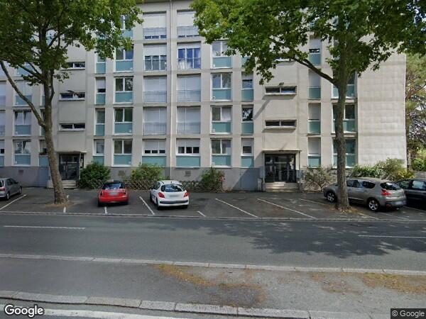 UN APPARTEMENT, UN GRENIER ET UNE CAVE