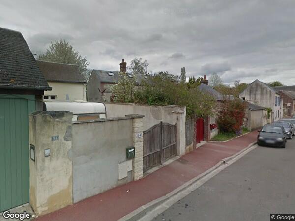 UNE MAISON ET TERRAIN