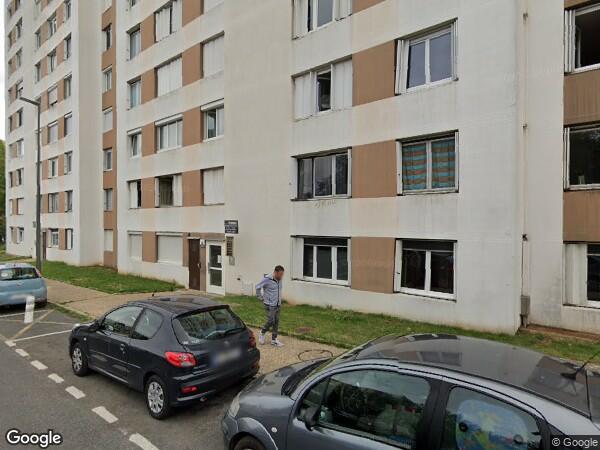 UN ENSEMBLE IMMOBILIER