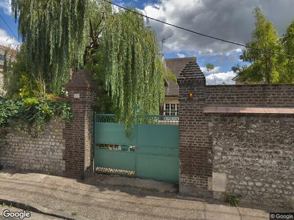 UNE MAISON D'HABITATION