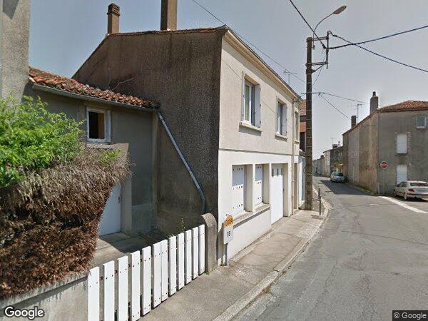 UNE MAISON D'HABITATION