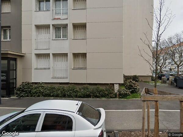 UN APPARTEMENT ET UNE CAVE