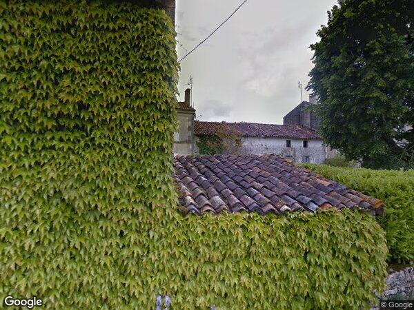 UNE MAISON D'HABITATION