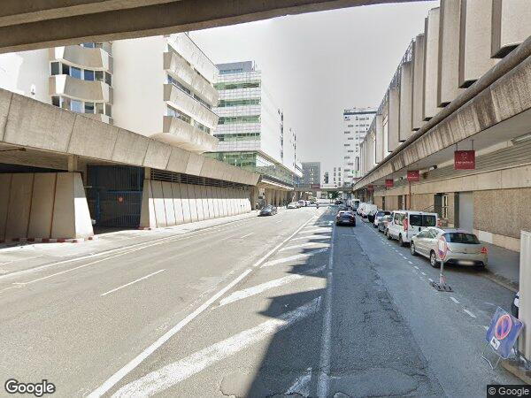 UN APPARTEMENT T4 ET PARKING