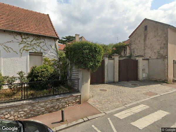 UNE MAISON D'HABITATION