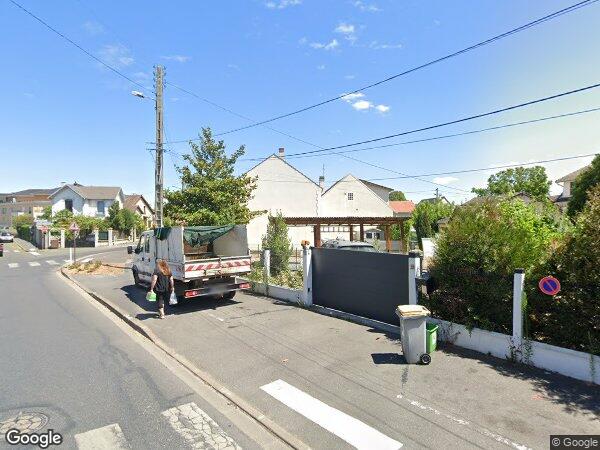 UN ENSEMBLE IMMOBILIER