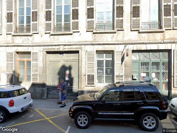 UN ENSEMBLE IMMOBILIER EN COURS DE RÉNOVATION