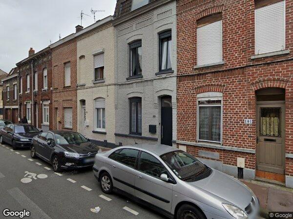 UNE MAISON À USAGE D'HABITATION