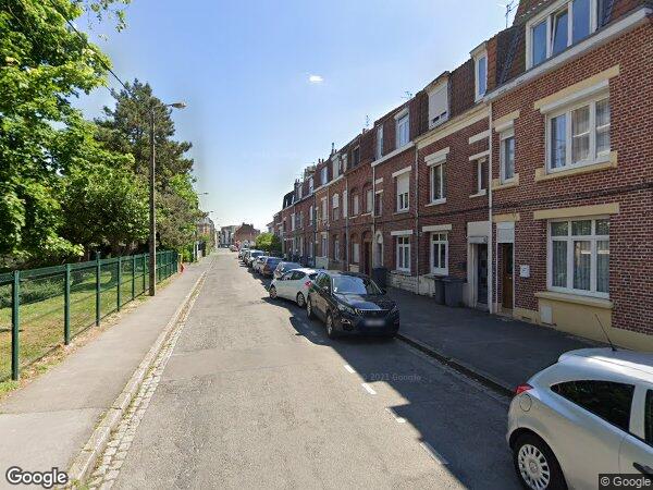 UN APPARTEMENT AVEC UNE CAVE