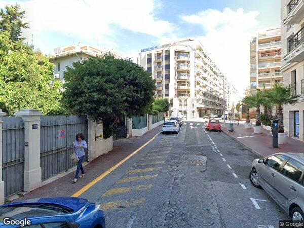 UN ENSEMBLE IMMOBILIER