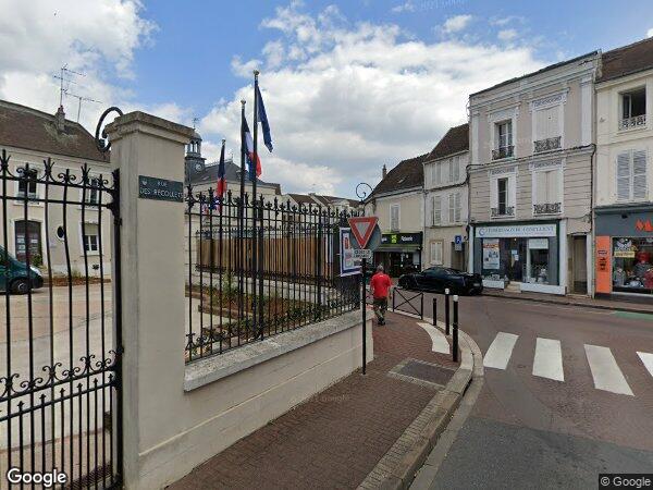 UN PAVILLON TRADITIONNEL