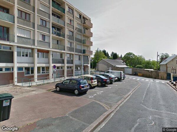 UN APPARTEMENT DE TYPE F3 AVEC BALCON ET UNE CAVE