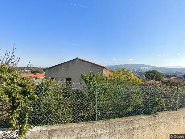 UNE MAISON À USAGE D'HABITATION DE TYPE F5