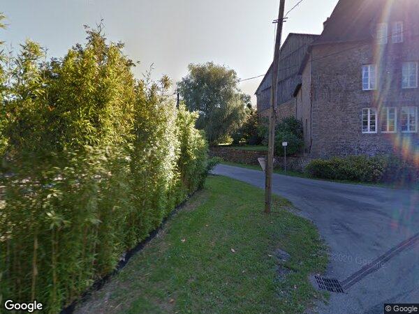 UNE MAISON ANCIENNE À USAGE D'HABITATION