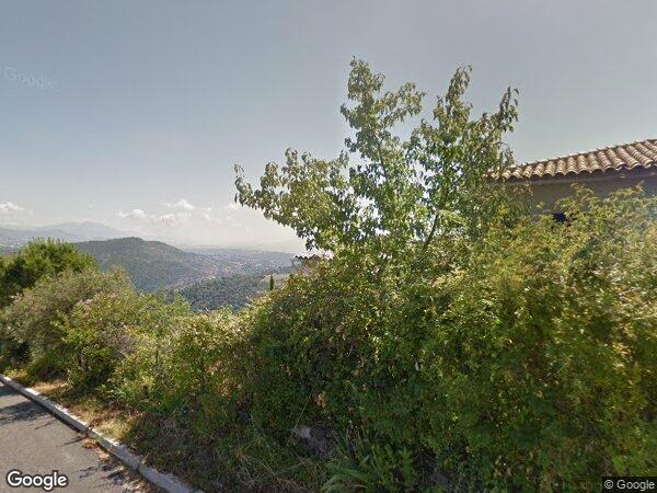 UNE BELLE VILLA DE 6 PIECES AVEC PISCINE