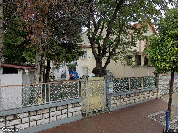 UNE MAISON D'HABITATION