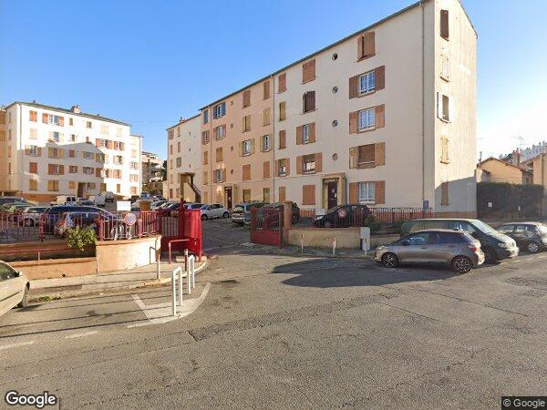 UN APPARTEMENT DE TYPE F4 AVEC CAVE