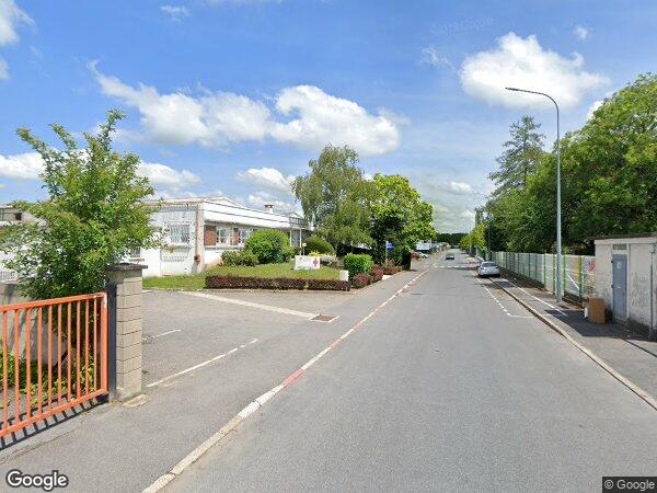 UN IMMEUBLE À USAGE INDUSTRIEL