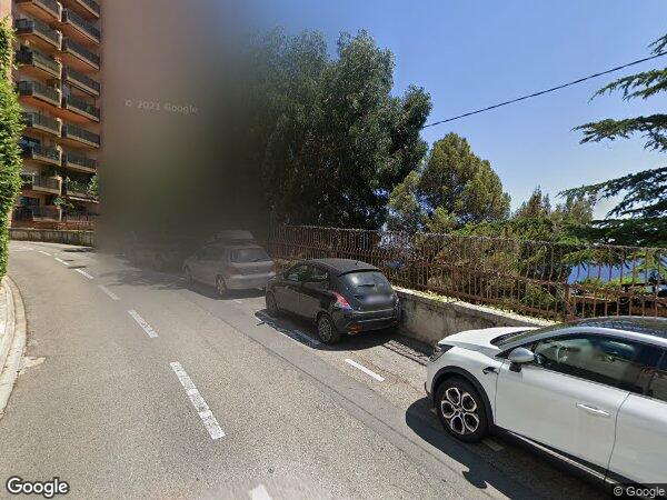 UNE VILLA AVEC PISCINE ET TERRAIN ATTENANT