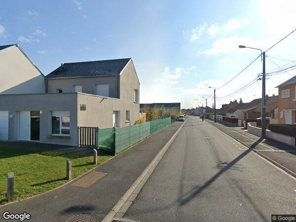 UN IMMEUBLE À USAGE D'HABITATION