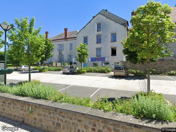 UN ENSEMBLE IMMOBILIER