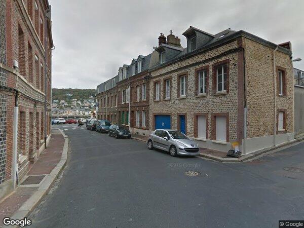 UN APPARTEMENT EN DUPLEX