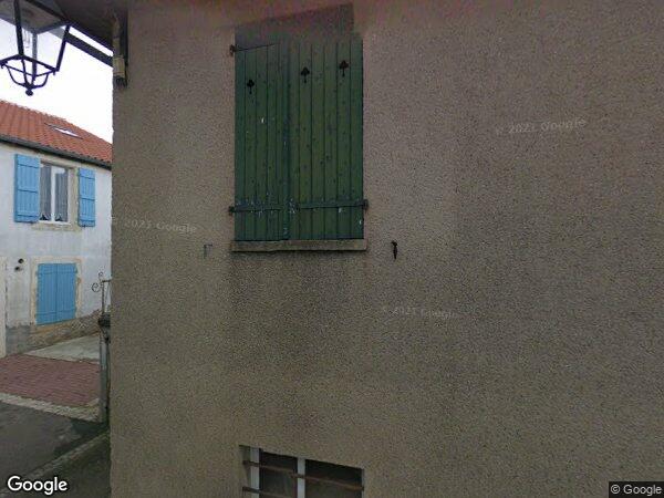 UNE MAISON D'HABITATION