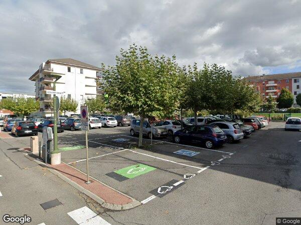 UN APPARTEMENT DE TYPE 2 ET UNE CAVE