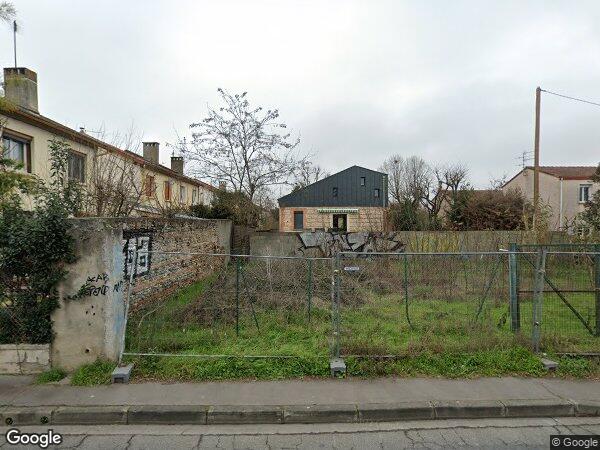 UNE MAISON D'HABITATION