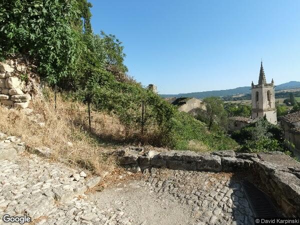 UNE MAISON D'HABITATION AVEC TERRAIN ATTENANT ET GARAGE