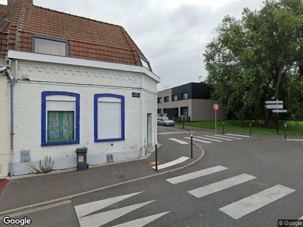 UNE MAISON À USAGE D'HABITATION