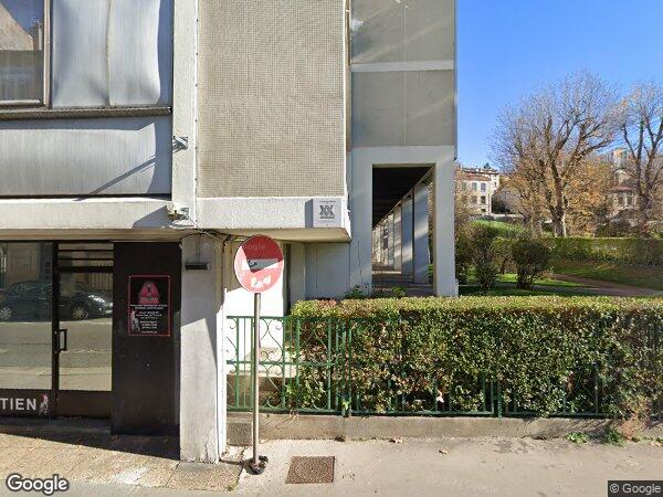 UN APPARTEMENT ET UNE CAVE