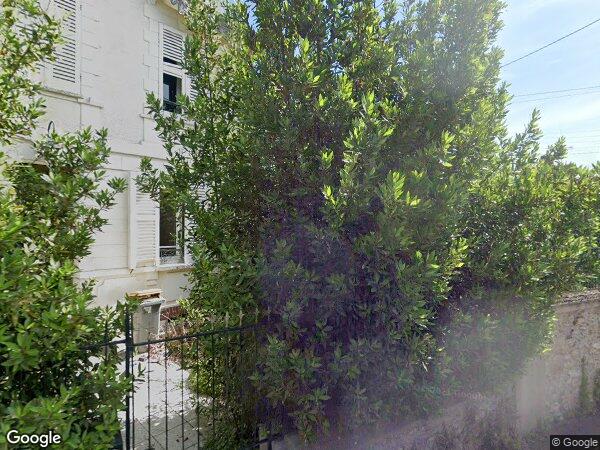 UNE MAISON D'HABITATION