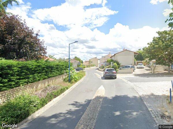 UN ENSEMBLE IMMOBILIER