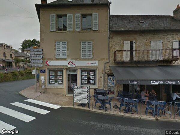 UNE MAISON ANCIENNE EN PIERRES