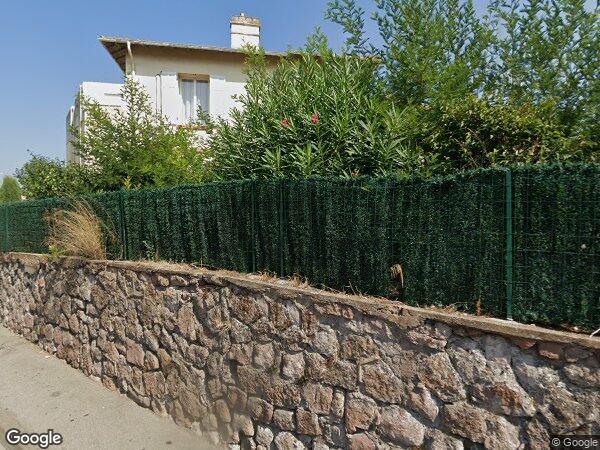 UN APPARTEMENT AVEC CAVE ET UN GARAGE